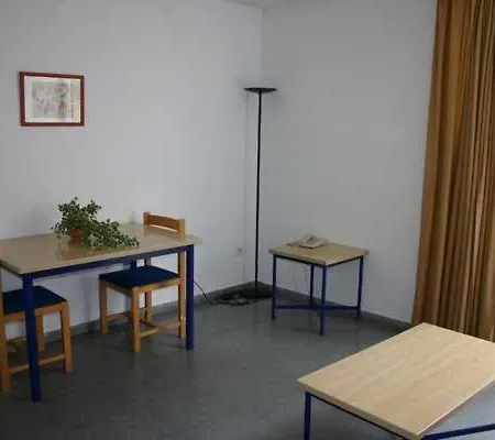 Hotel Students Only- Residencia Universitaria Alberto Jimenez *